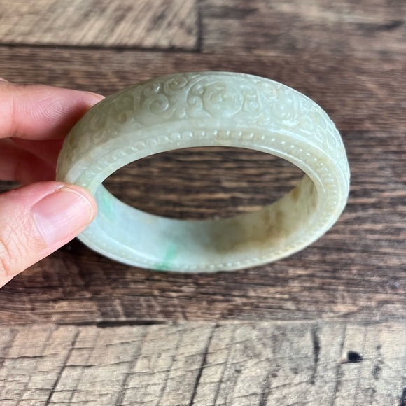 💚💯Authentic traditional carved green/yellow/white Jade bangle translucent - Picture 5 of 9
